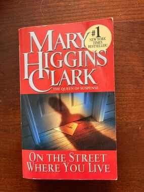Mary Higgins Clark - On the Street Where You Live paperback